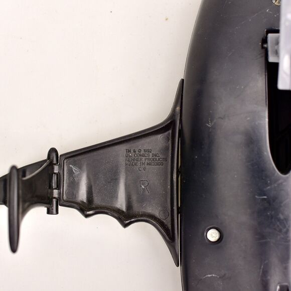 VINTAGE 1992 KENNER BATMAN VEHICLE BUNDLE LOT SKI BOAT BATMOBILE - Picture 13 of 14